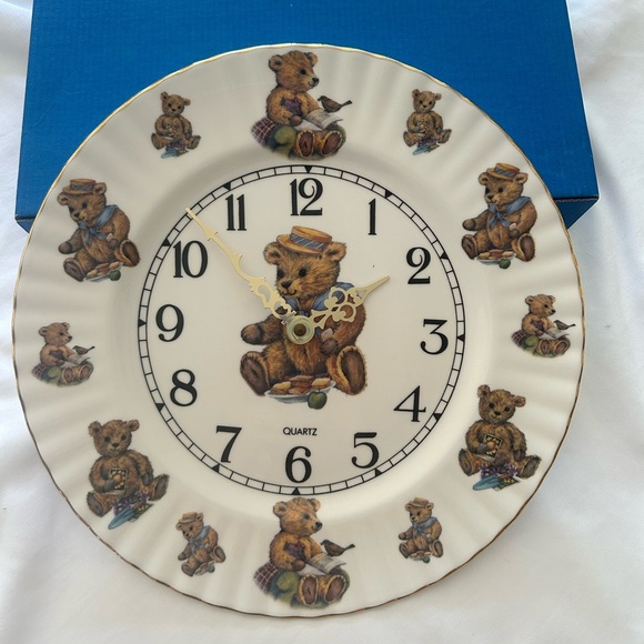 Clockwise Ceramics Teddy Bear wall clock - Picture 1 of 6